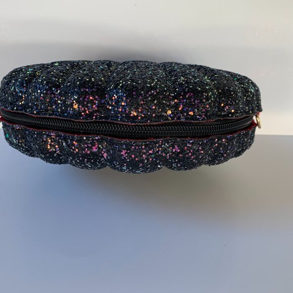 Glam Clam / Sparkle Seashell Crossbody Handbag /Black w/ Multi Color- NWT - Picture 7 of 9